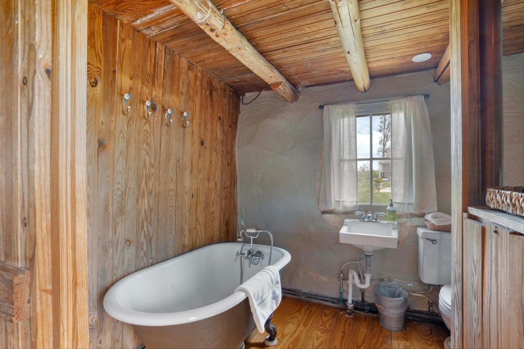Rustic Baileys Retreat Cabin Near Wineries! Crozet Kültér fotó
